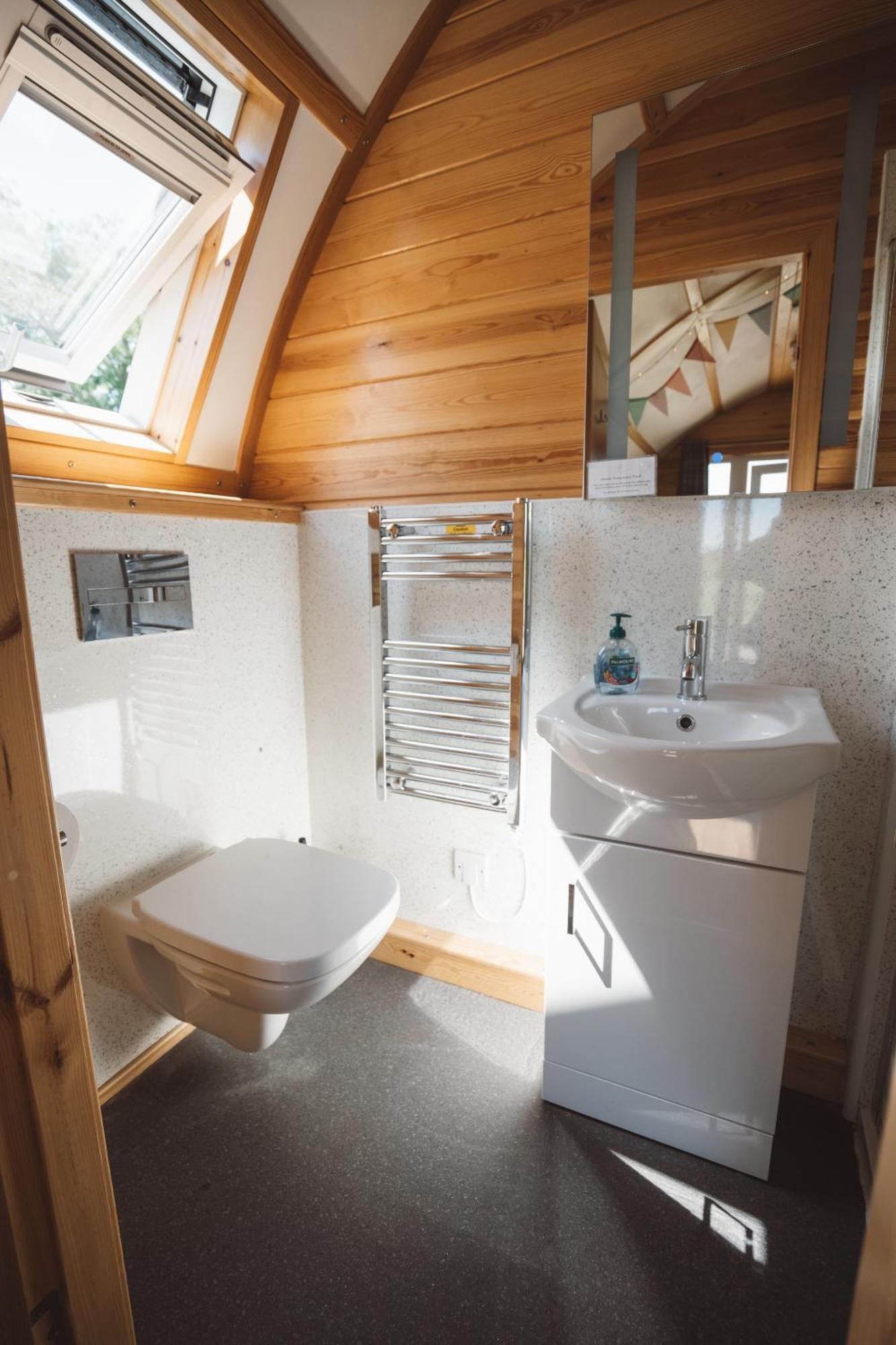 Sedgewell Barn By Wigwam Holidays นอร์ทอัลเลอร์ทัน ภายนอก รูปภาพ