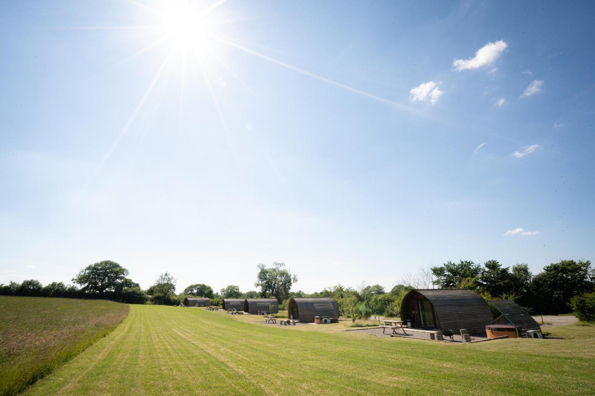 Sedgewell Barn By Wigwam Holidays นอร์ทอัลเลอร์ทัน ภายนอก รูปภาพ