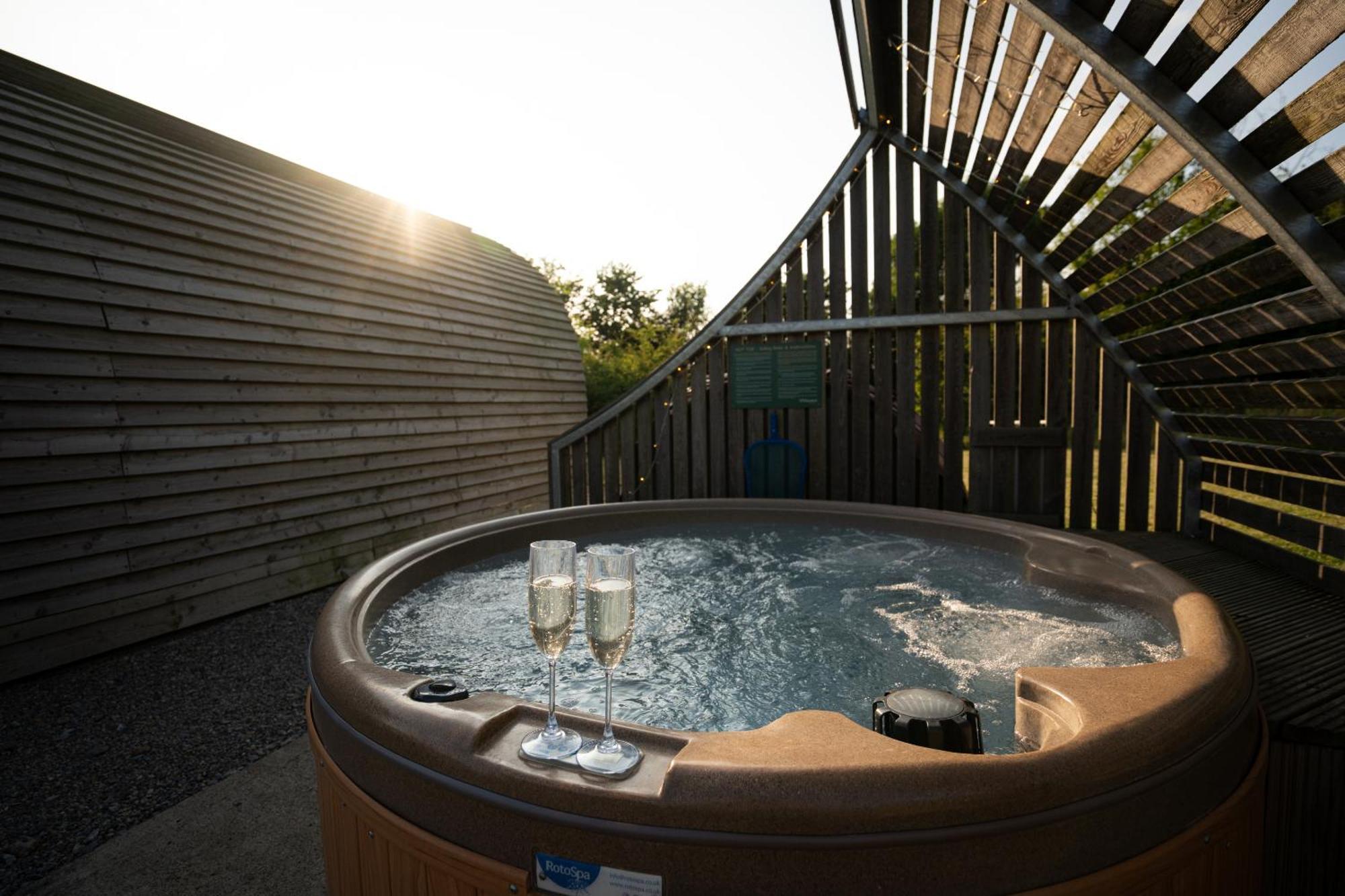 Sedgewell Barn By Wigwam Holidays นอร์ทอัลเลอร์ทัน ภายนอก รูปภาพ