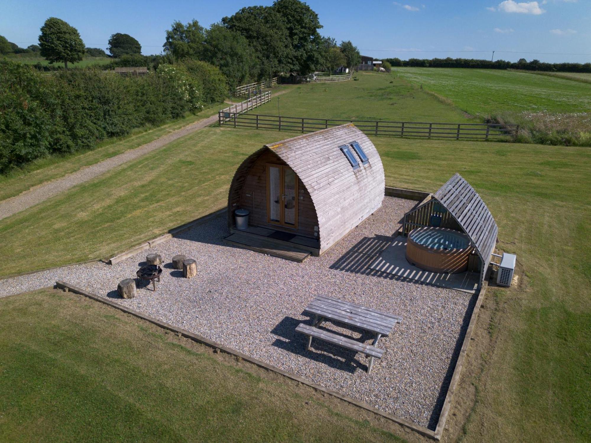 Sedgewell Barn By Wigwam Holidays นอร์ทอัลเลอร์ทัน ภายนอก รูปภาพ